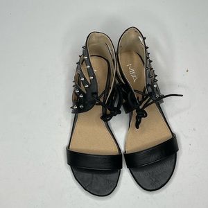 MIA size 7 women black shoes